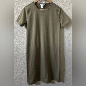 Athleta Essential Tee Dress Supima Cotton Medium TALL Olive Green SP2025 flaw